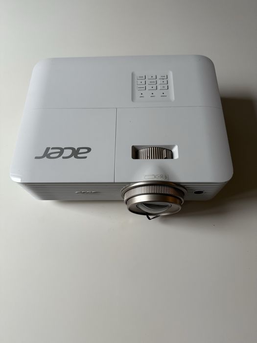 Проєктор Acer HV532