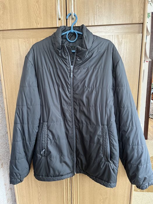 Курточка чоловіча