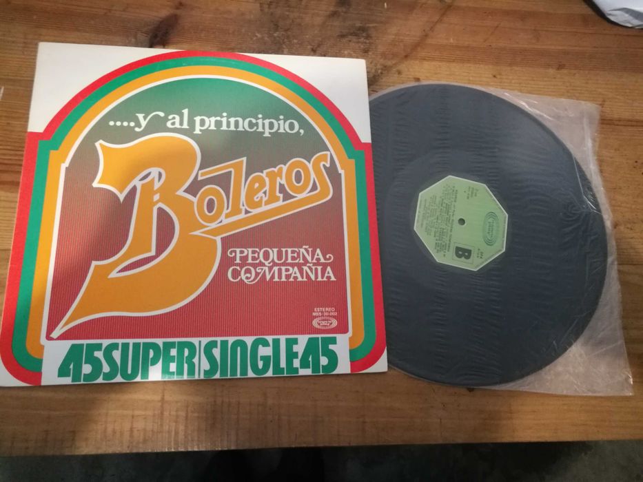 PEQUENA COMPANIA  - Y Al Principio Boleros MAXI