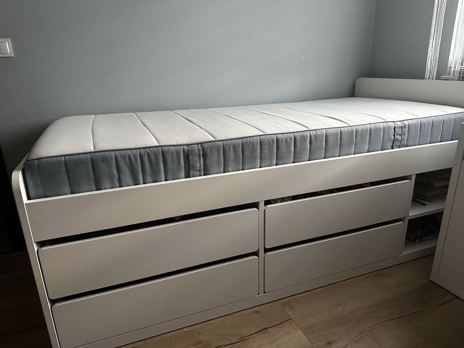 Łóżko z szufladami 90x200 cm IKEA SLAKT z materacem