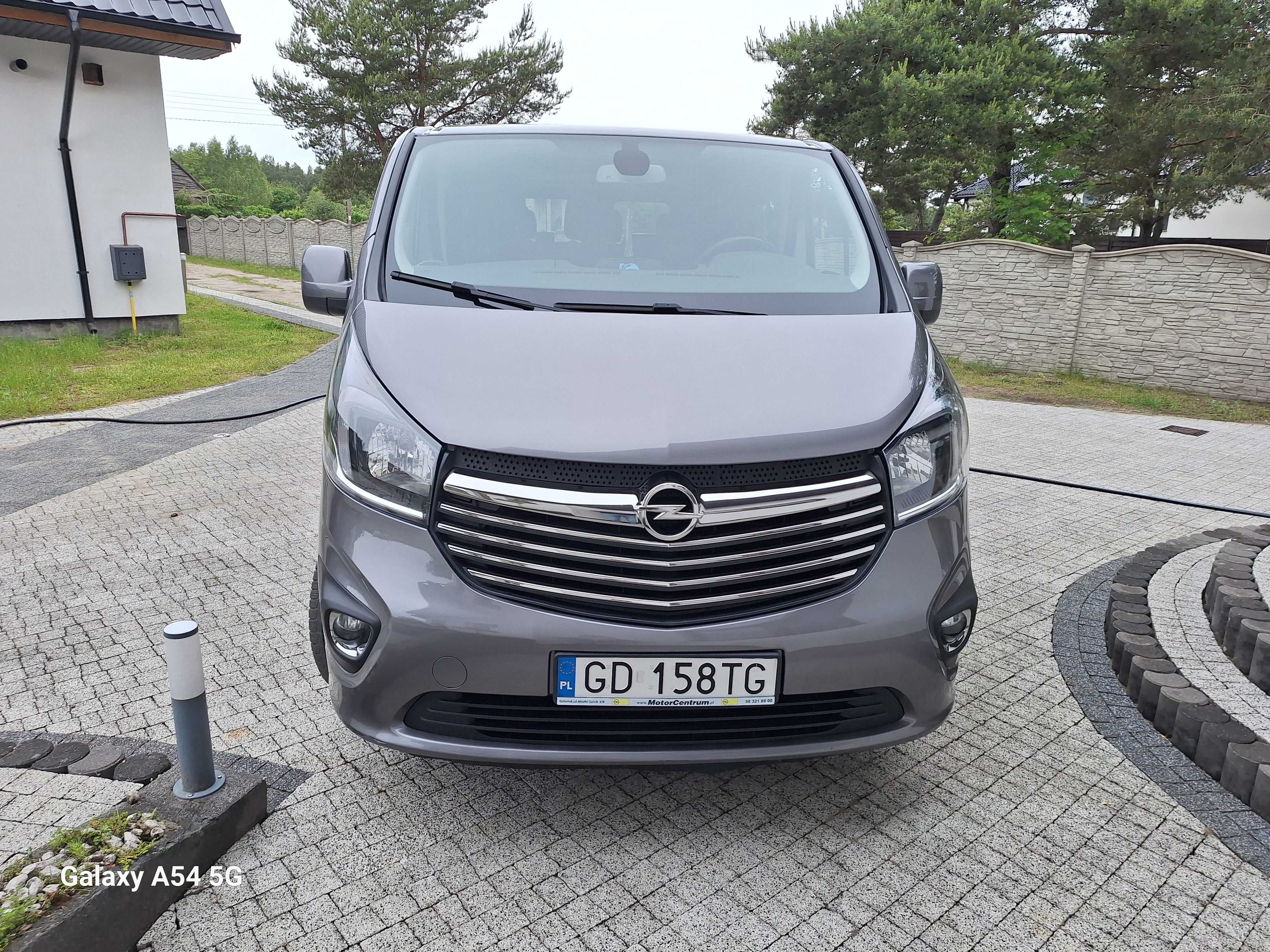 Opel Vivaro 1.6 CDTI | 9-osobowy | Hak | REJ. 2019,03