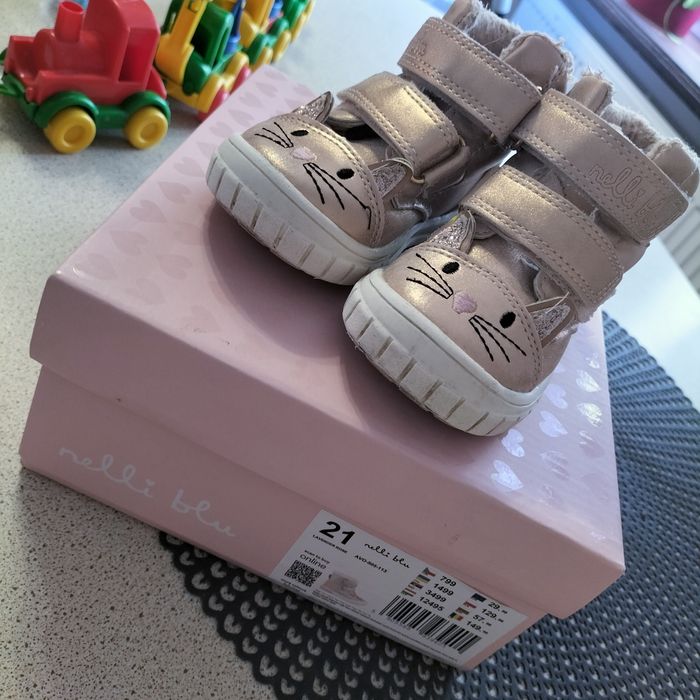 Sprzedam buty jesienno-zimowa dla dziewczynki