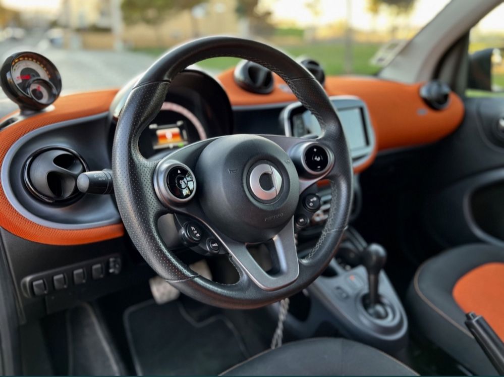Smart fortwo cabrio elétrico