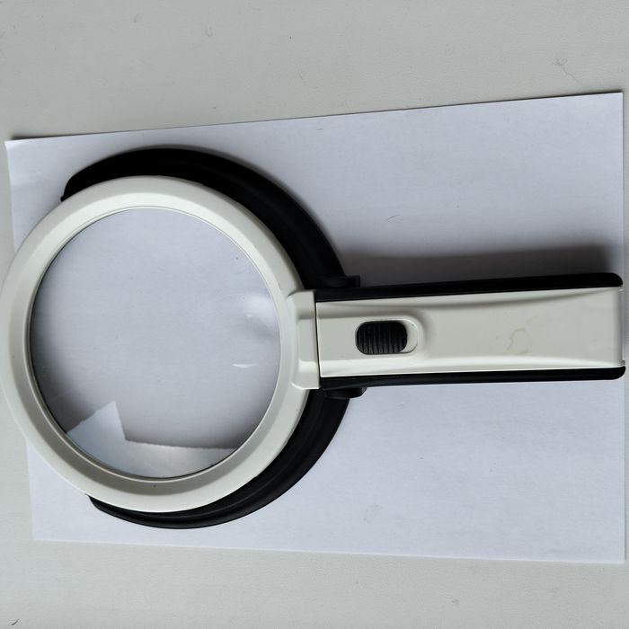 Лампа увеличительная настольная