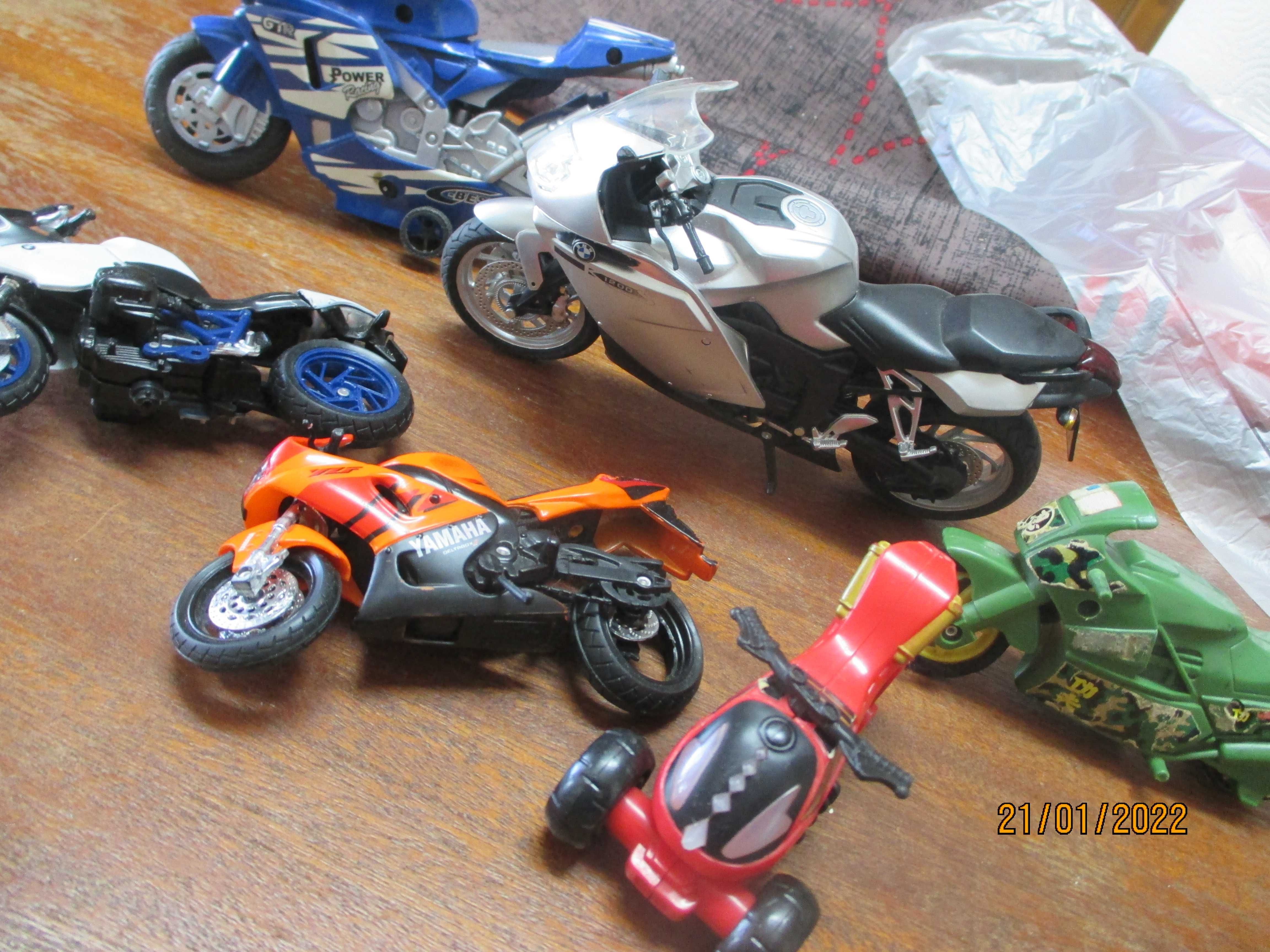 6 motas algumas com defeitos em miniatura