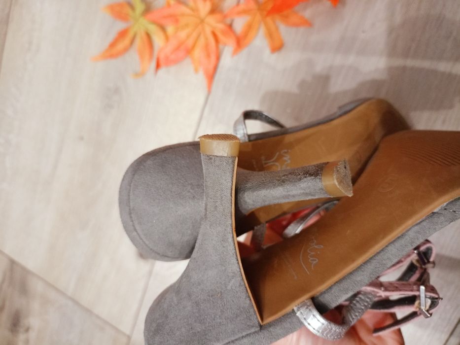 Buty damskie na korku