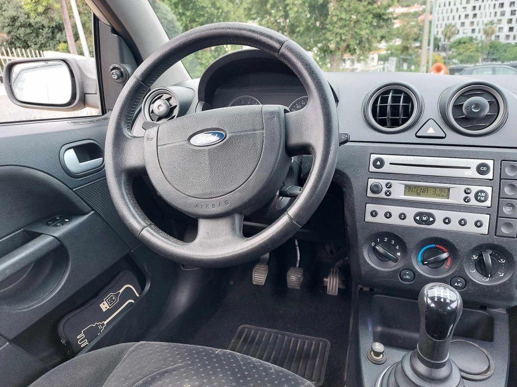 Alugo Carro/ Rent a Car Madeira/Mietwagen/ Location de Voitures