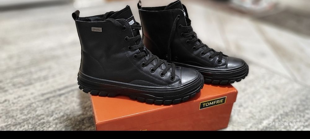 Боти жіночі демісезонні 39 р .шкіра