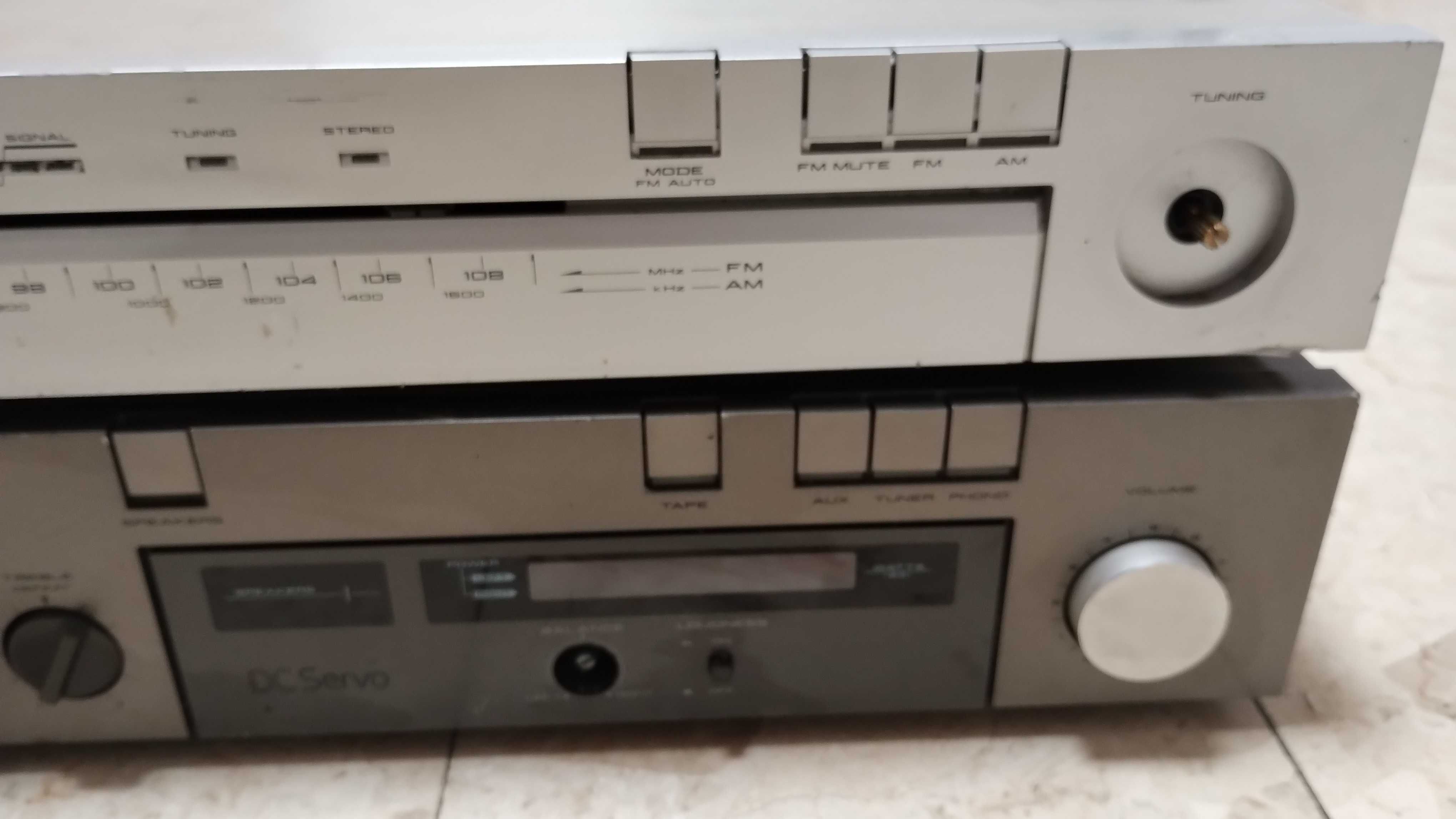 Akai AM-U210 i Akai AT-K110