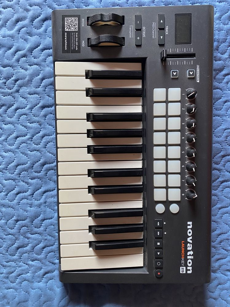 Novation Launchkey25