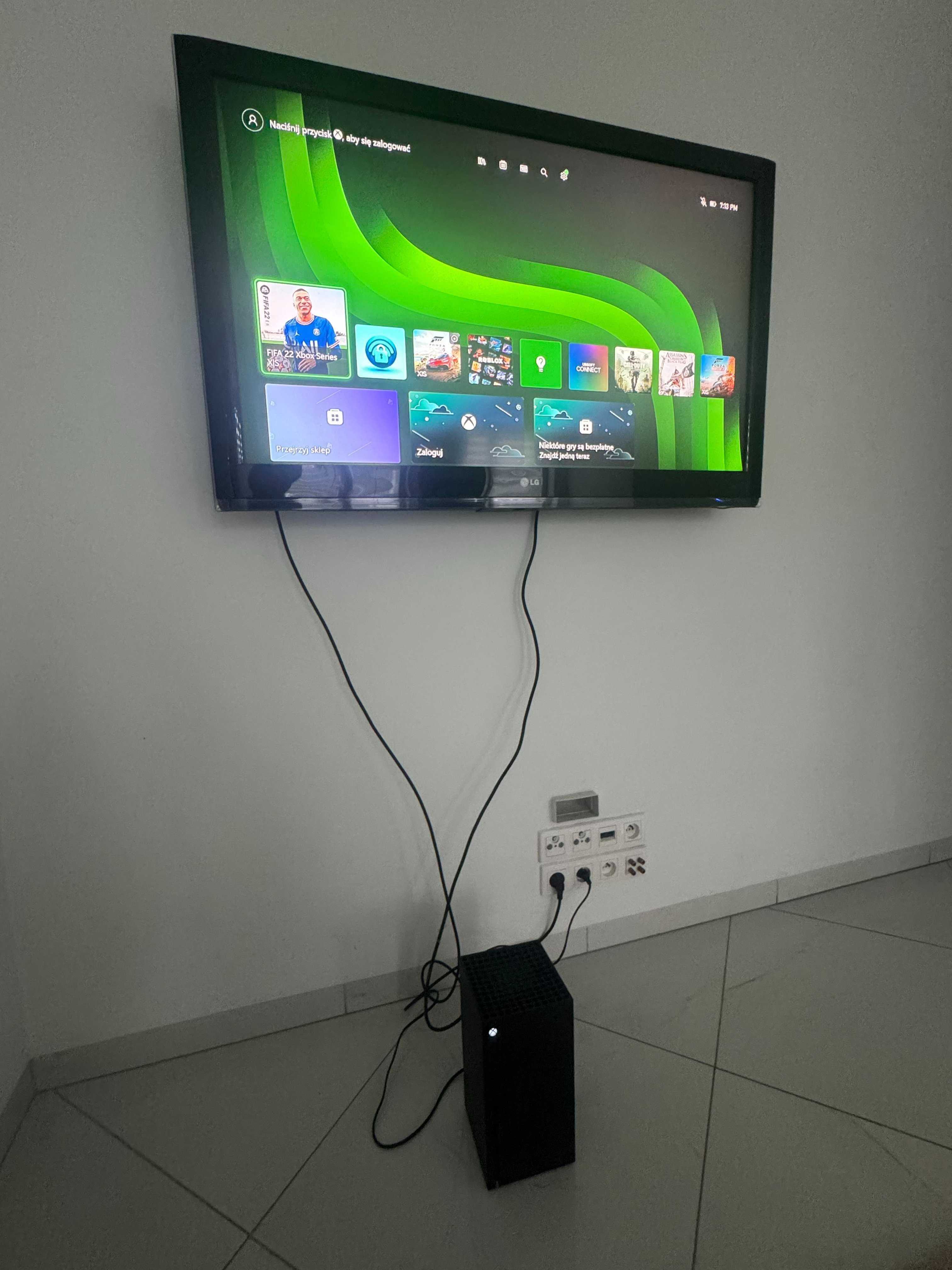 Xbox Series X 1TB + jeden pad + ładowarka do padów  dodatkowy dysk 1TB