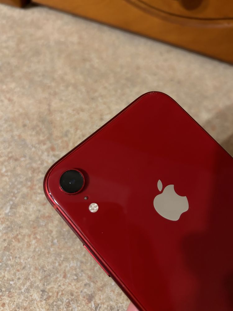 Iphone XR czerwony 64 GB stan idealny