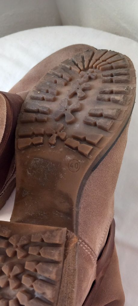 Botas castanhas, tamanho 40 9€