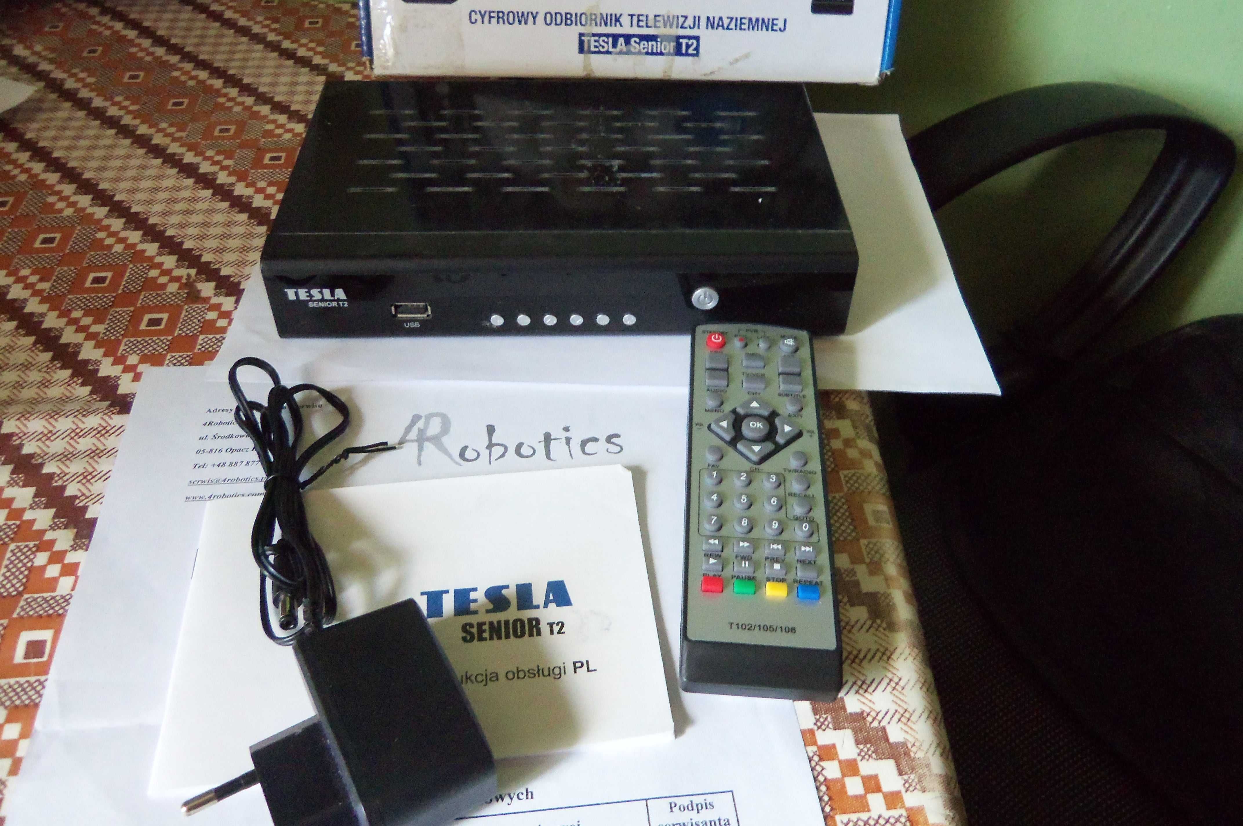 Dekoder do telewizji naziemnej Tesla Senior, DVB-T2 H.265, pilot.