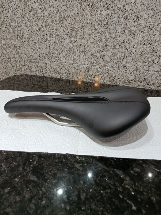 Vendo assento/ Selim de bicicleta de BTT.