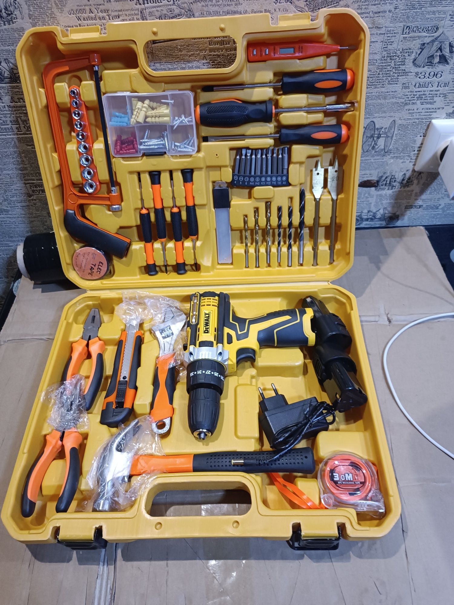 Ударный шуруповерт с набором инструментов 12V tools with