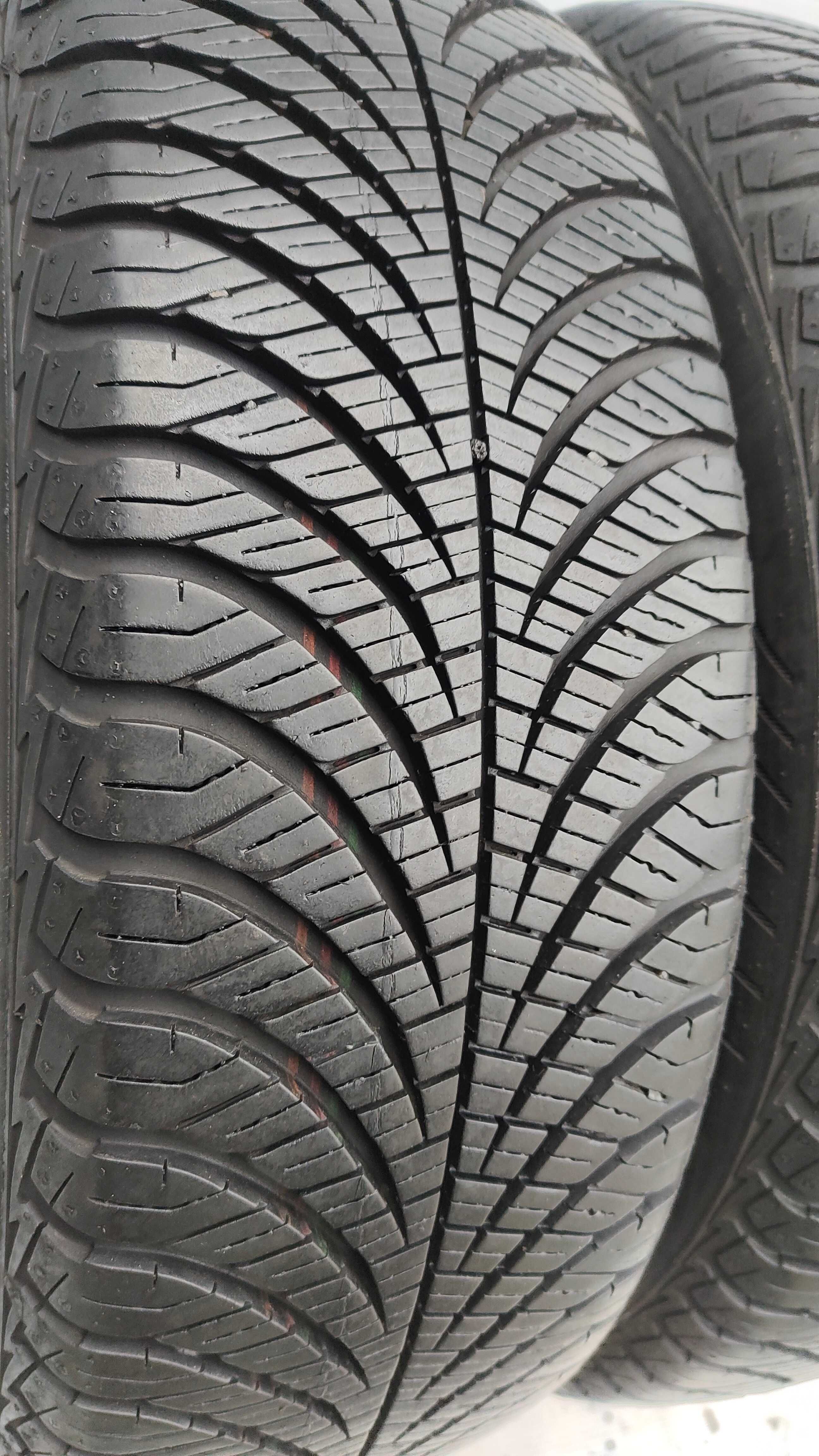 Opony Całoroczne 185/65/15 Goodyear 2szt 7mm