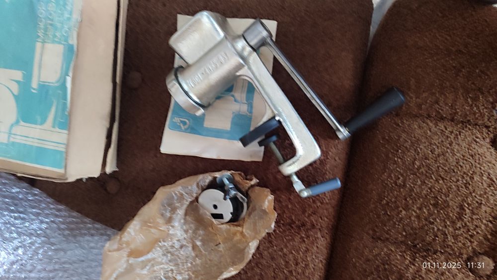 Нова м'ясорубка ручна МЧП-с-2. Мясорубка