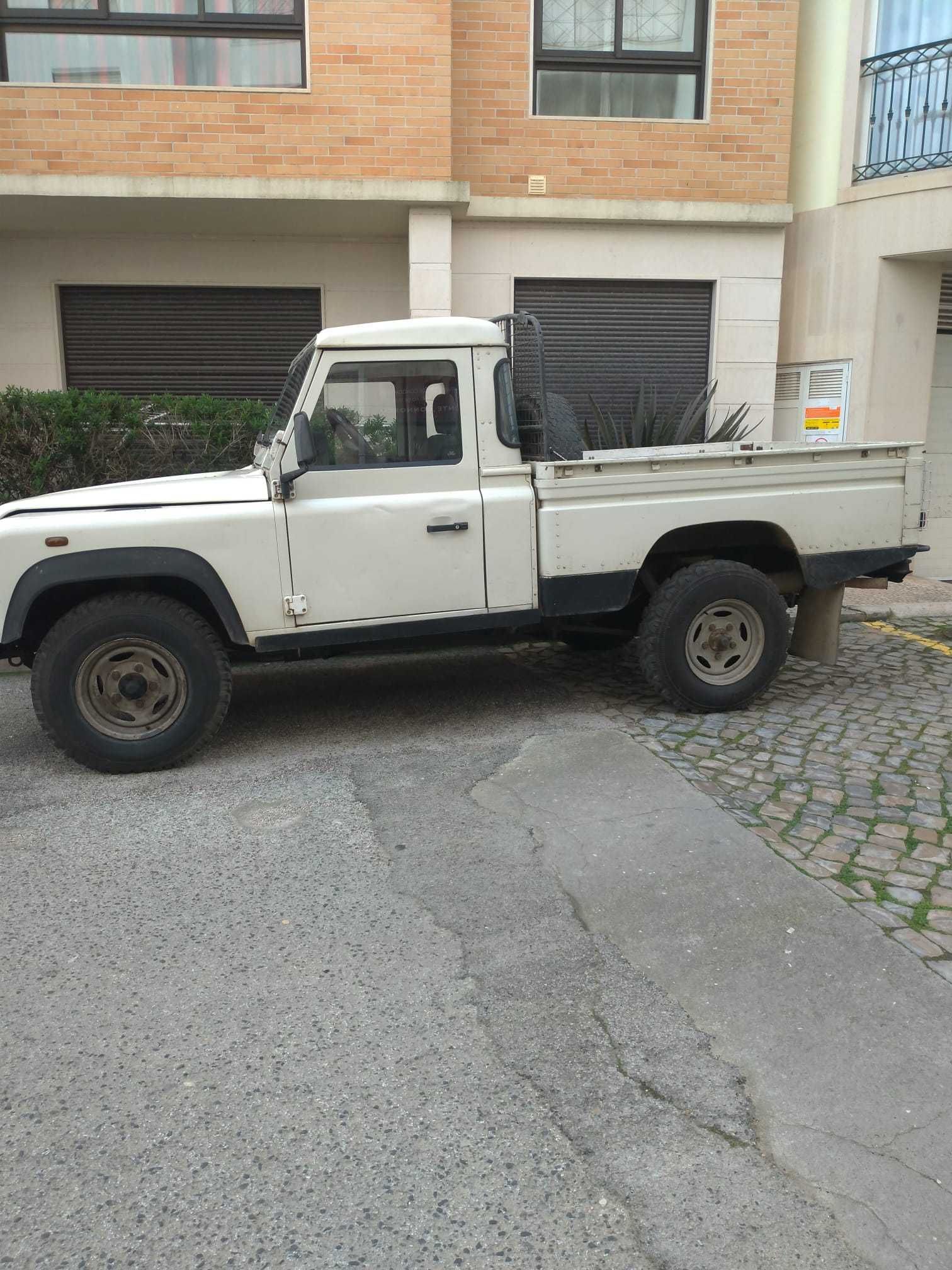 Land Rover Defender 110