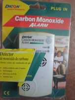Aparelho de alarme e camisolas tamanho M