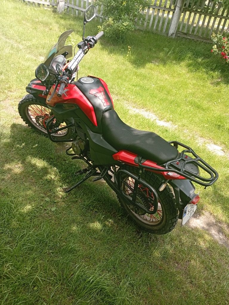 Продам мотоцикл марки шинерайSHINERAY