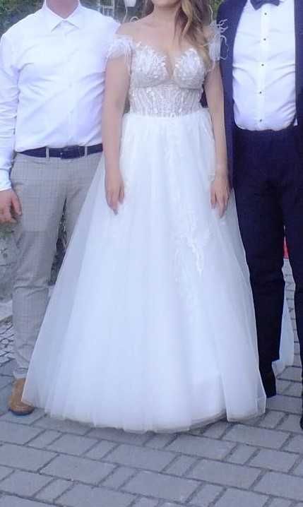 suknia ślubna Loretta Ivory, gorset, halka z kołem, welon