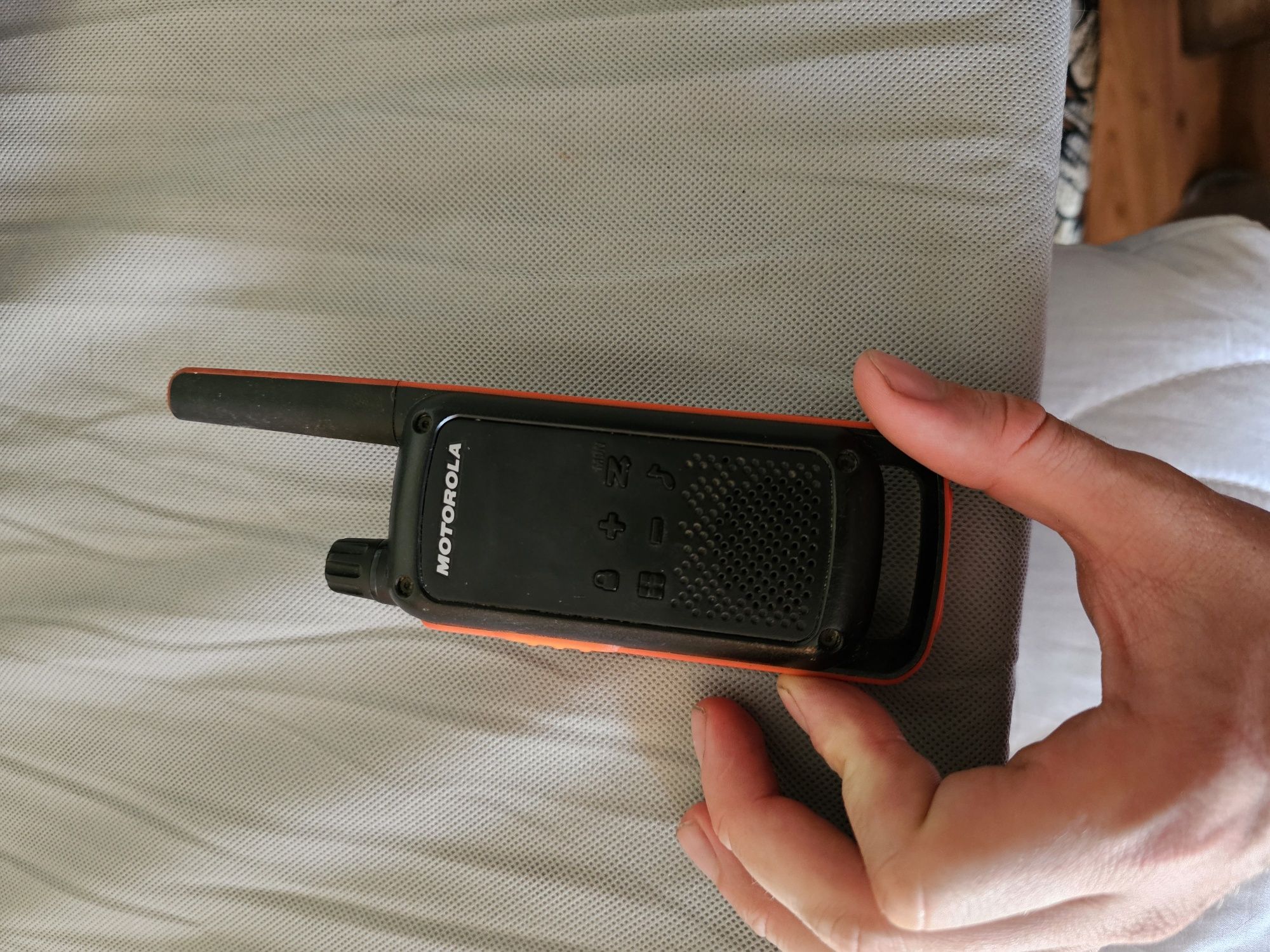Радіостанція Motorola t82