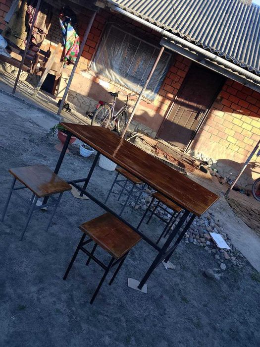 продам кухоний стіл і стільці металеві