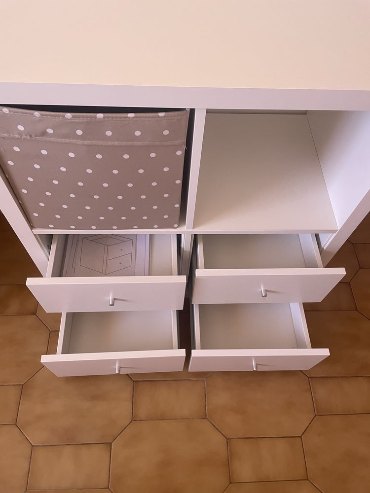 Móvel KALLAX com 4 gavetas - IKEA