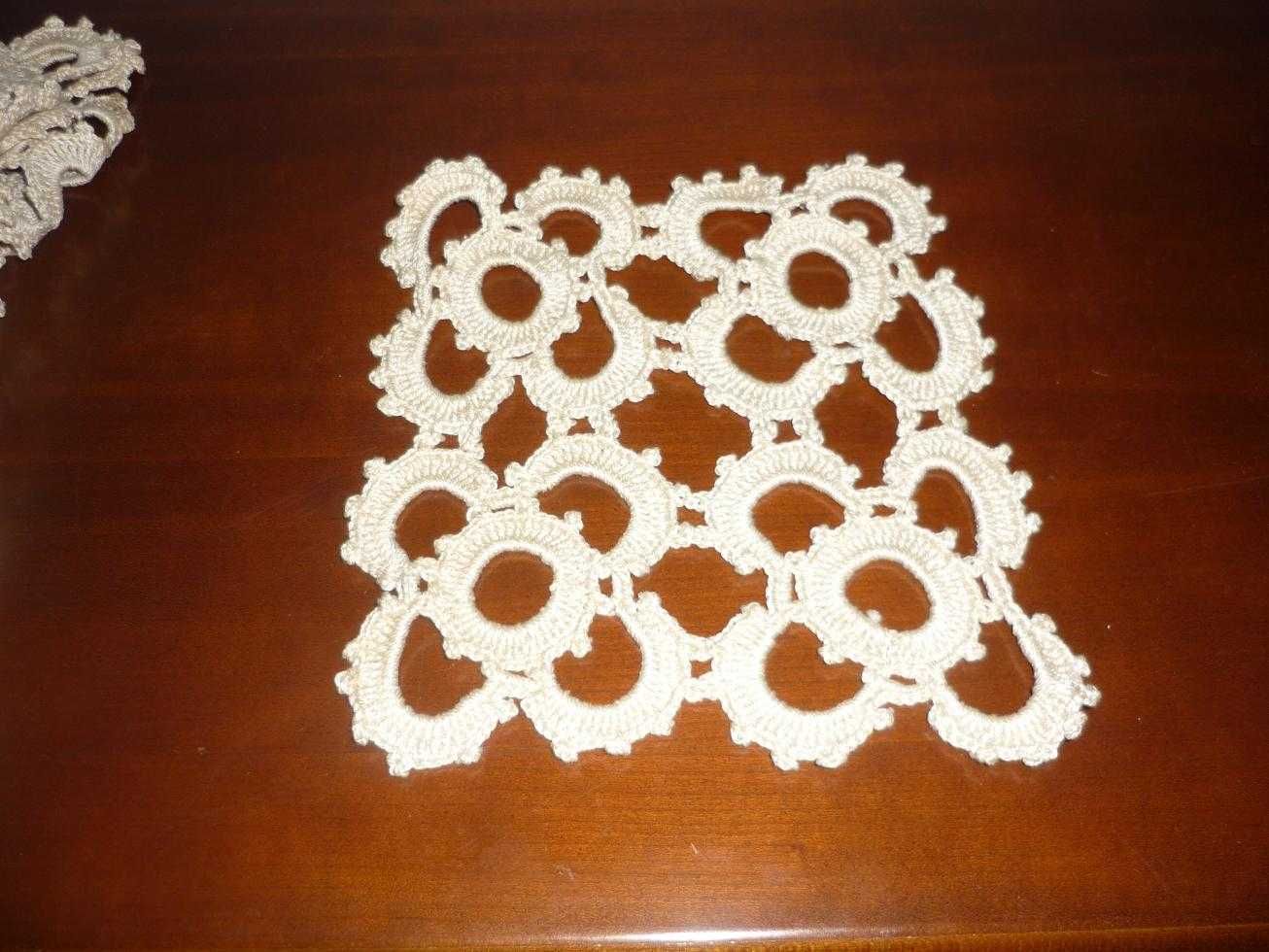 Conjunto de 3 naperons de renda para sala com oferta