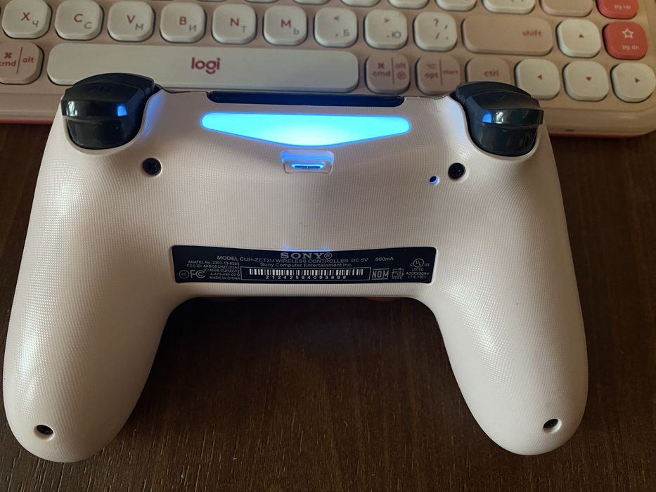 Бездротовий геймпад Sony DualShock 4 для PS4