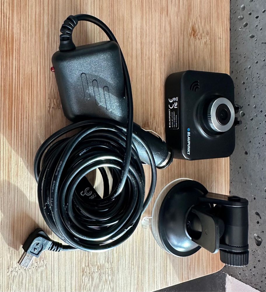 Kamera samochodowa blaupunkt bp 2.0 fhd plus karta pamięci