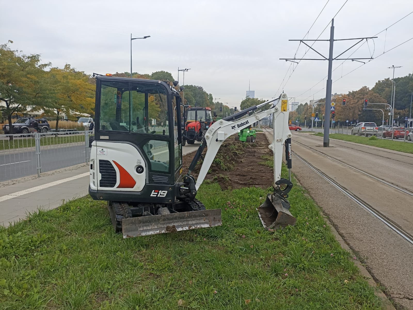 wypożyczalnia wynajem minikoparka mini koparka bobcat jcb cat operator