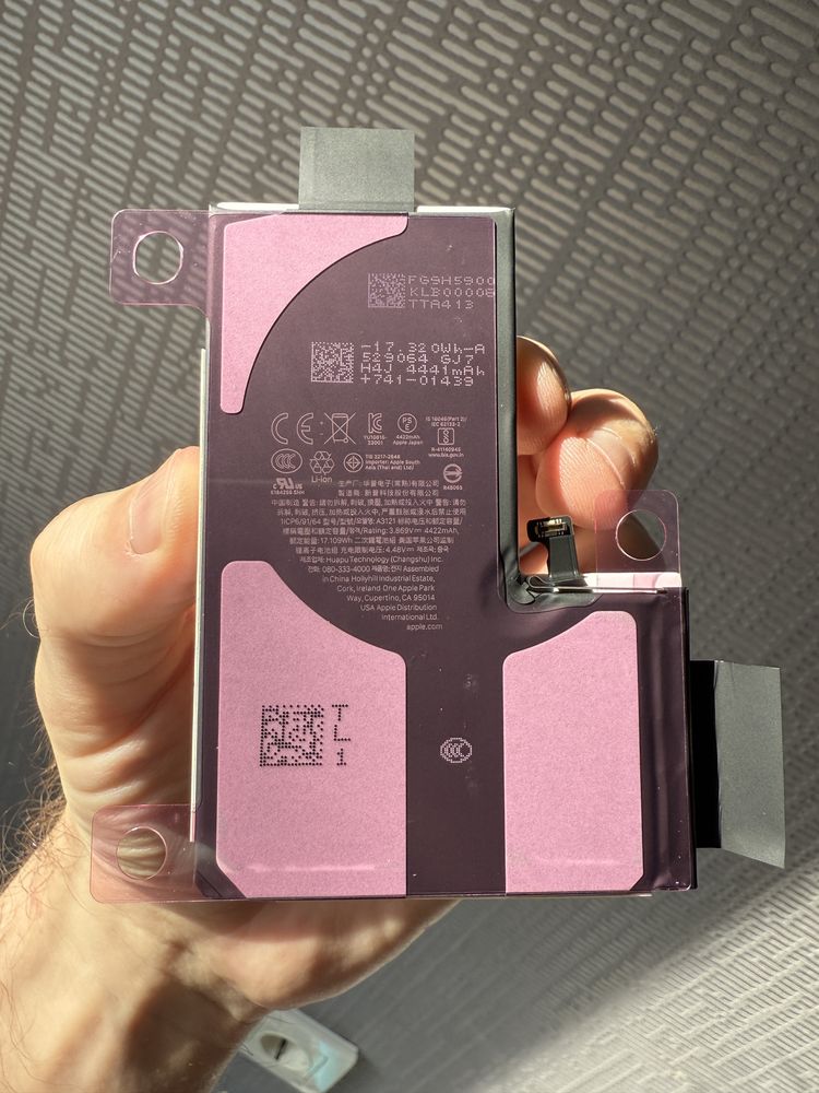 Новий оригінальний аккумулятор Apple iPhone 15 Pro Max P/N:661-31918