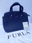 Torebka FURLA skórzana mała kuferek klasyczna torba czarna OKAZJA