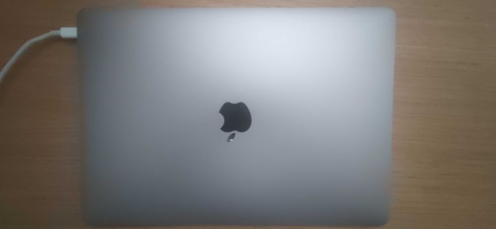 Macbook pro 13'' | i5 2.3GHz | 8GB | 512GB SSD