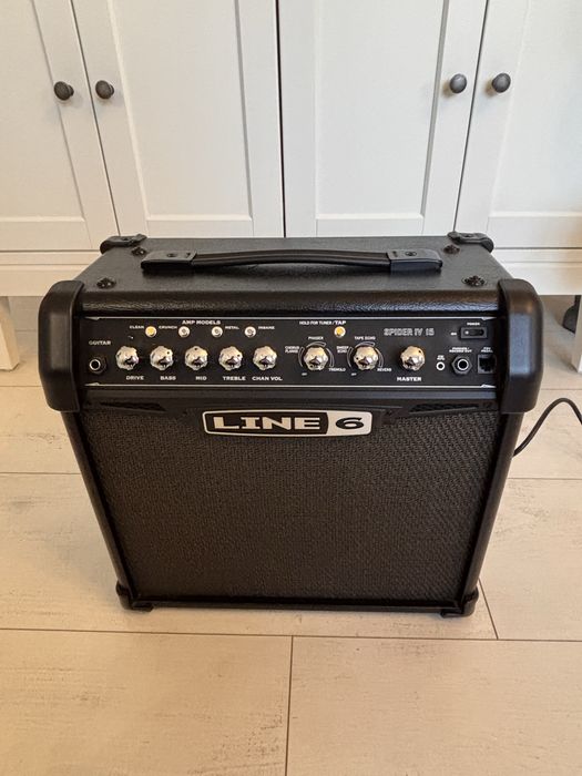 Wzmacniacz gitarowy Line 6 Spider IV 15w combo