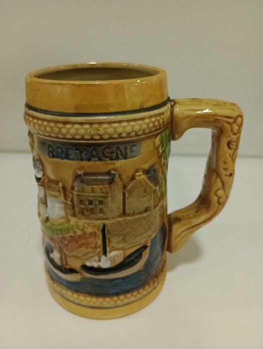 Caneca de cerveja alemã em Porcelana
