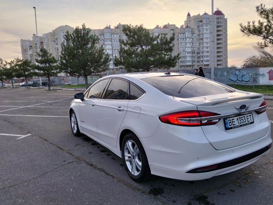 Ford Fusion 2018 Гібрид