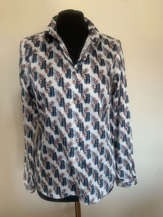 Blusa acetinada