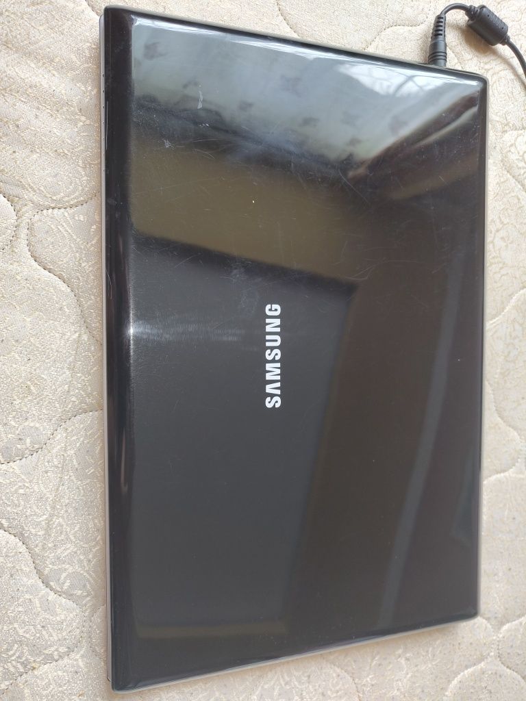 Ноутбук Samsung r518