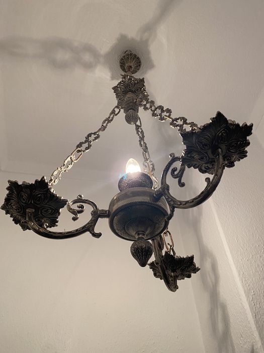 Candeeiro de teto em ferro