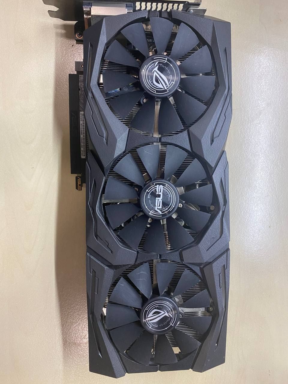Видеокарта GTX 1070 Asus Strix
