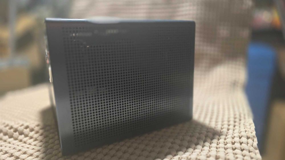 Projektor Hisense C1 - idealny stan ( na gwarncji )