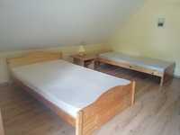 Łóżko 90x200 i 120x200  drewniane z materacem plus komoda stolik
