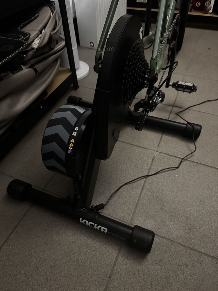 Wahoo KICKR Core Trenażer rowerowy - 3 lata gwarancja