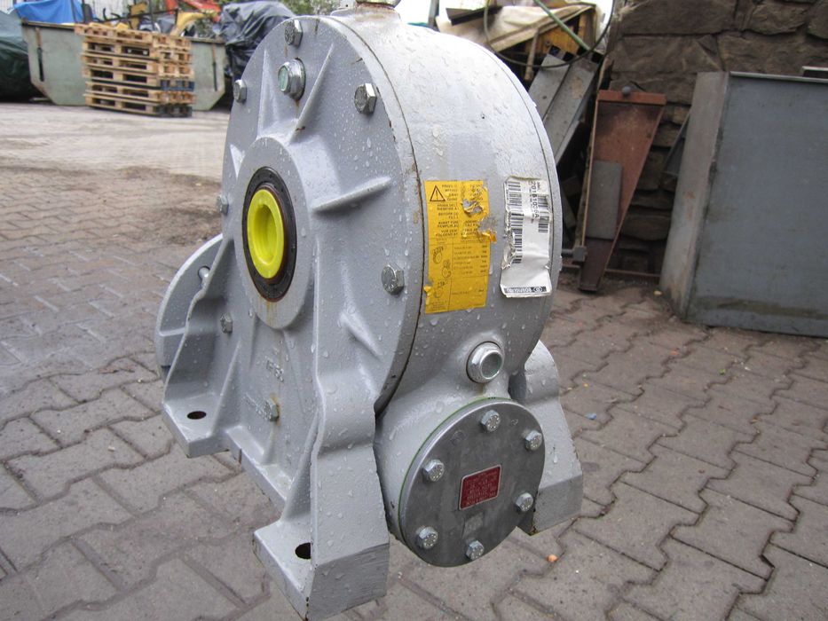 Przekładnia ślimakowa kątowa motoreduktor vf150