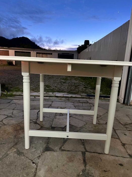 Mesa de Madeira Branca