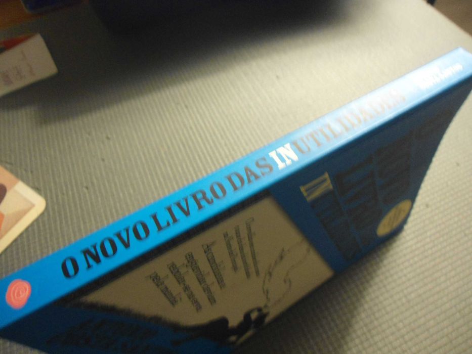 O Novo livro das Inutilidades por António Costa Santos