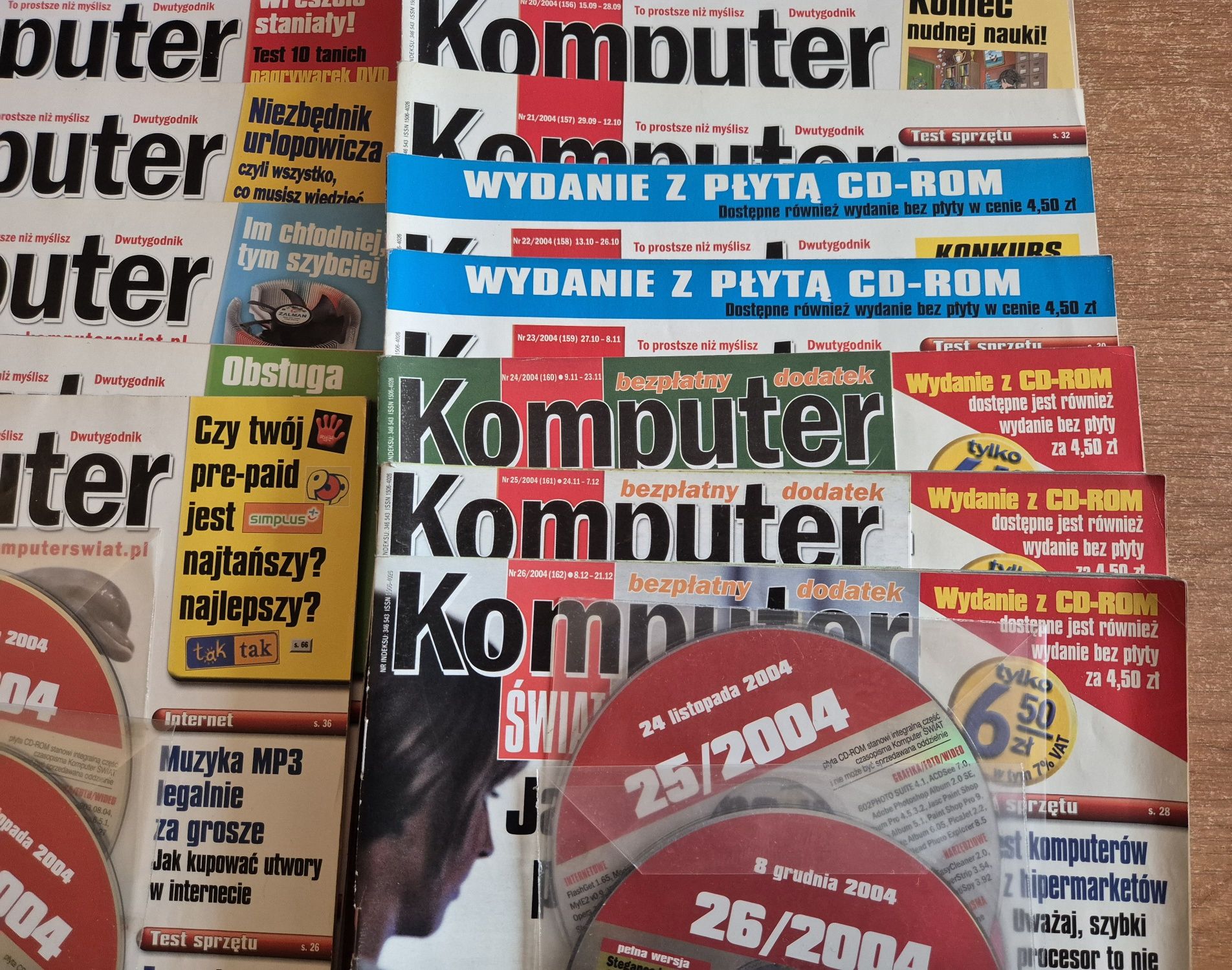 Komputer Świat 26 numerów cały rocznik 2004 plus 7 CD